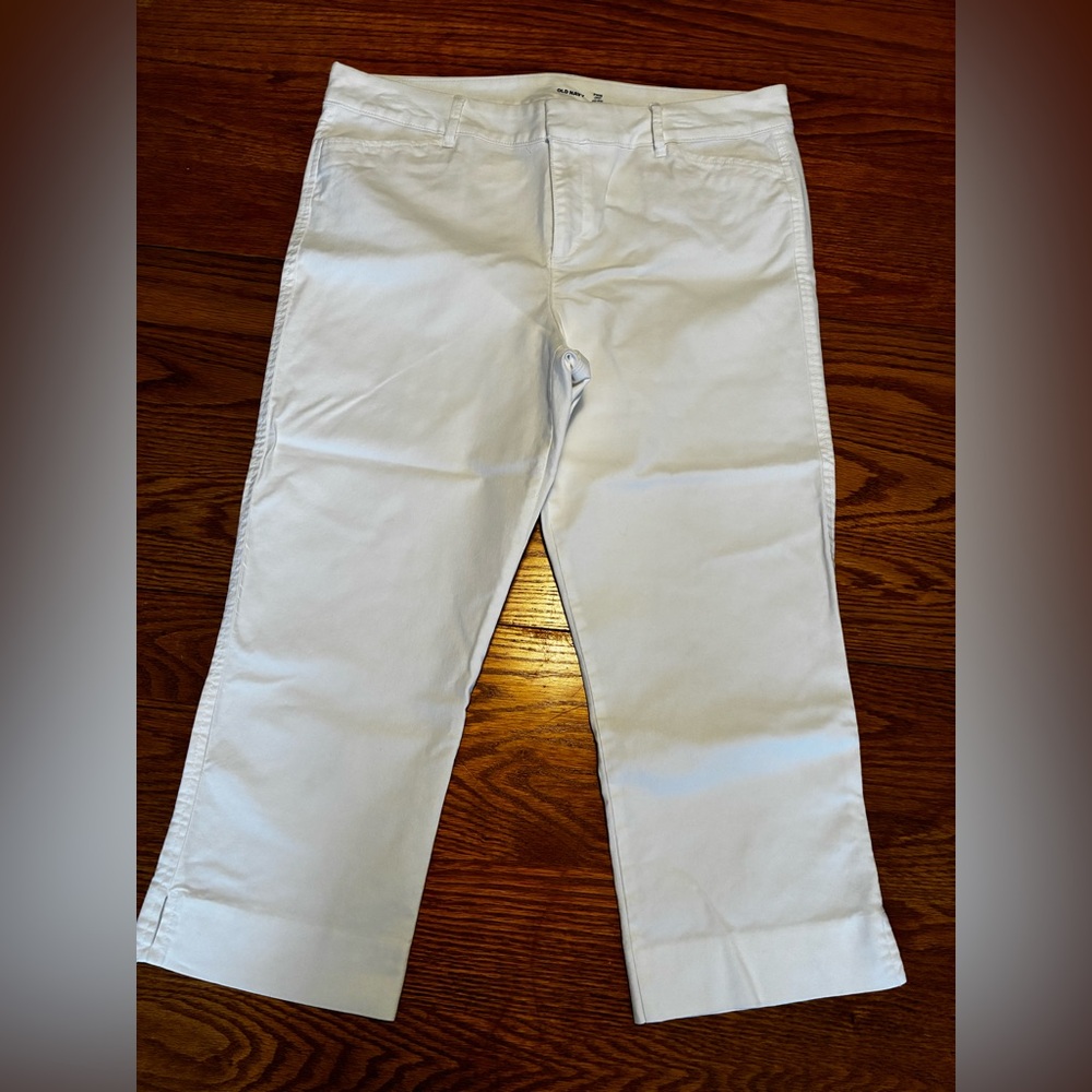 Old Navy White Pixie Crop Pants size 10